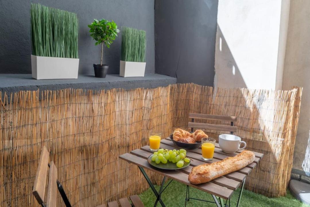 Charming Flat W Terrace Near Le Marais - 1 Apartment Paris