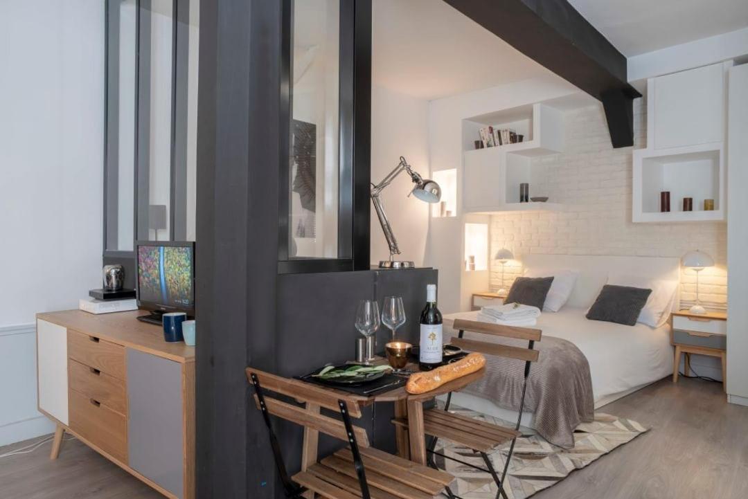 Charming Flat W Terrace Near Le Marais - 1 Apartment Paris